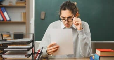 correção de provas. lize edu. lize start.