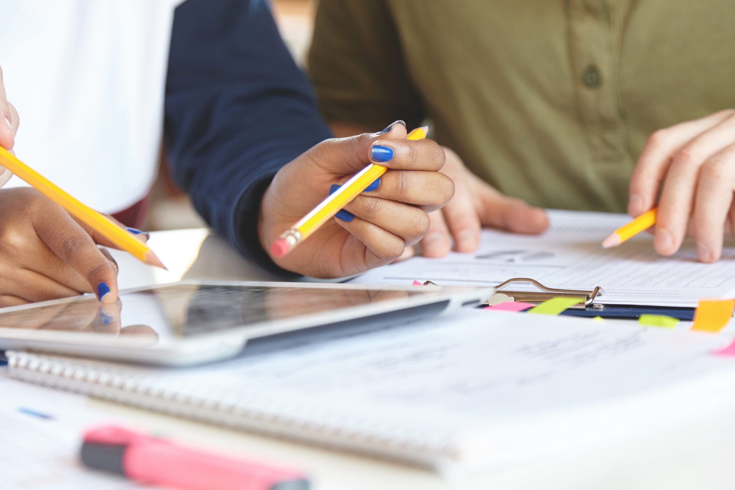 Gestão avaliativa: por que escolas em crescimento enfrentam gargalos no período de provas